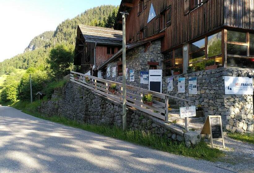 Общежитие Auberge De Jeunesse Hi La Clusaz