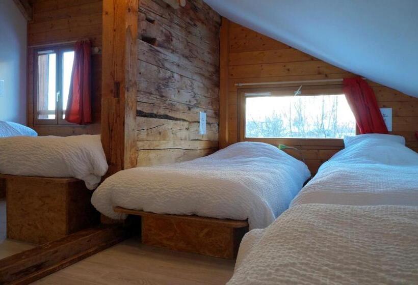 Общежитие Auberge De Jeunesse Hi La Clusaz