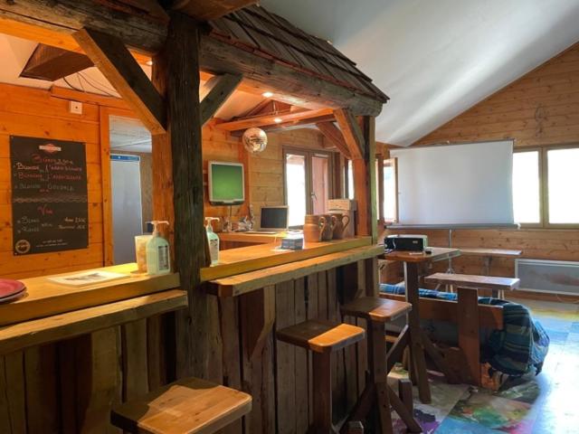 Общежитие Auberge De Jeunesse Hi La Clusaz