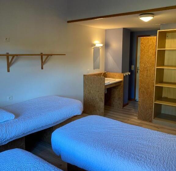 Общежитие Auberge De Jeunesse Hi La Clusaz