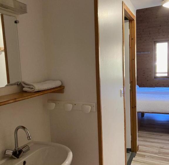 Общежитие Auberge De Jeunesse Hi La Clusaz