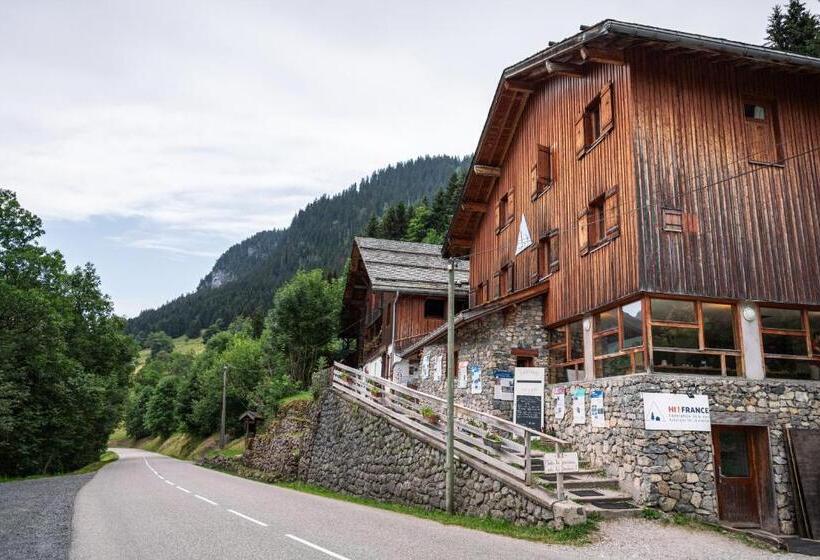 Общежитие Auberge De Jeunesse Hi La Clusaz