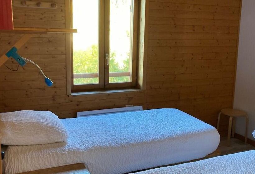 Общежитие Auberge De Jeunesse Hi La Clusaz