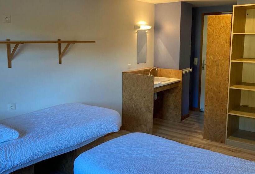 Общежитие Auberge De Jeunesse Hi La Clusaz