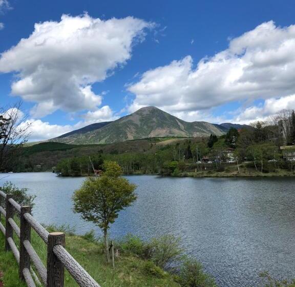 مبيت وإفطار 白樺湖ペンションロック