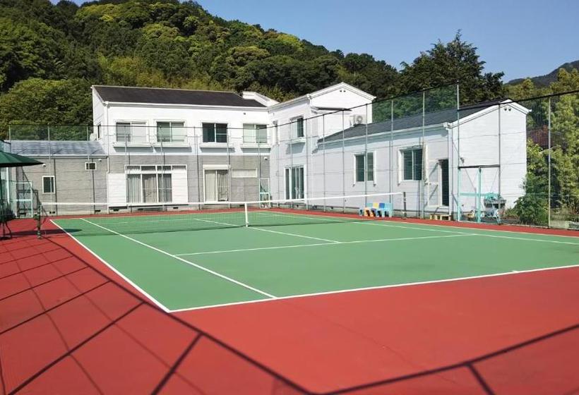 Resort ペンション ラリー