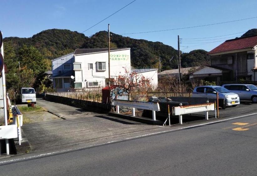 Resort ペンション ラリー