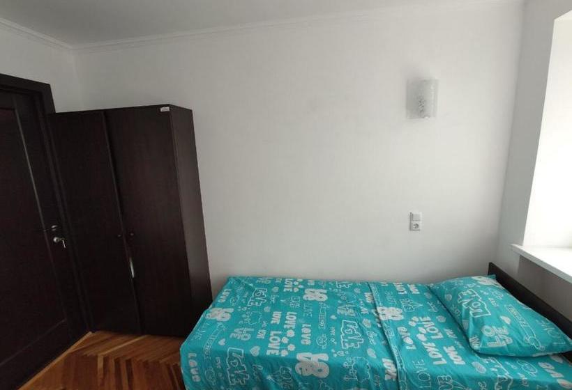 дешеві кімнати біля парку