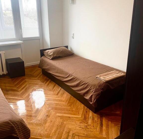 дешеві кімнати біля парку