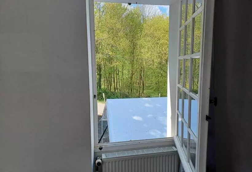 ベッドアンドブレックファースト L Auberge De La Forêt