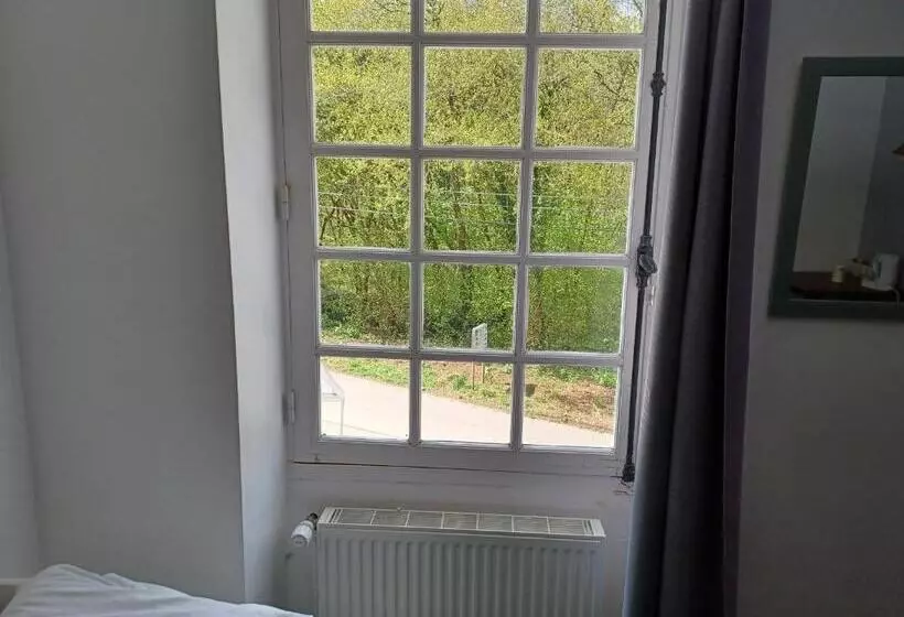 ベッドアンドブレックファースト L Auberge De La Forêt
