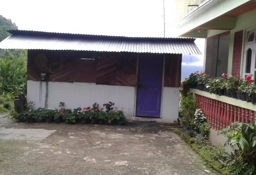 هتل Vamoose Yakchiri