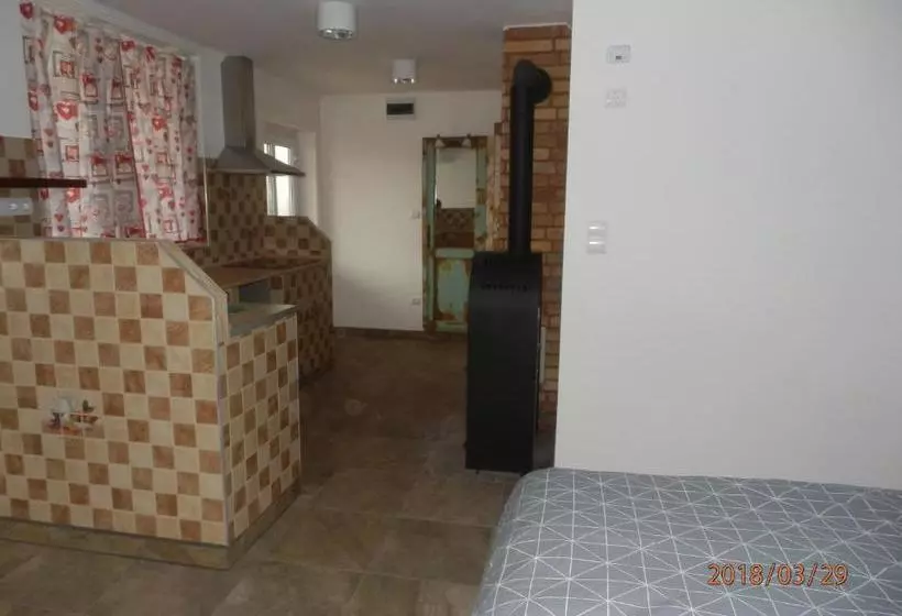 Majatalo Flóra Vendégház Tass