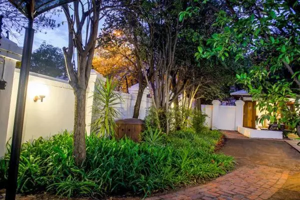 پانسیون Nobis House