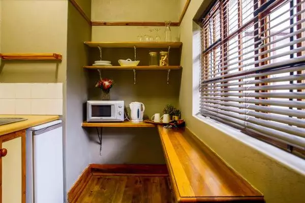 پانسیون Nobis House