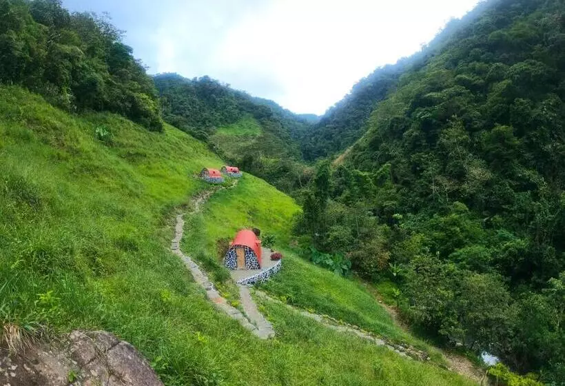 ユースホステル Termales El Escondite