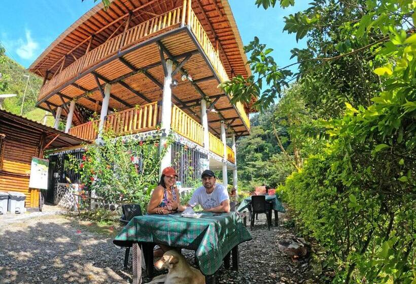 Hostel Termales El Escondite