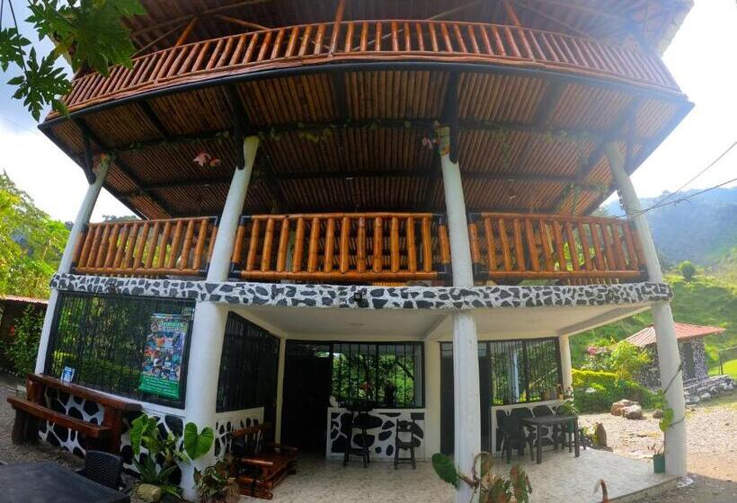 Hostel Termales El Escondite