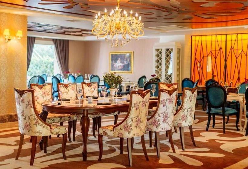 Grand Pasha Luxury Central Kyrenia Hotel & Spa & Casino