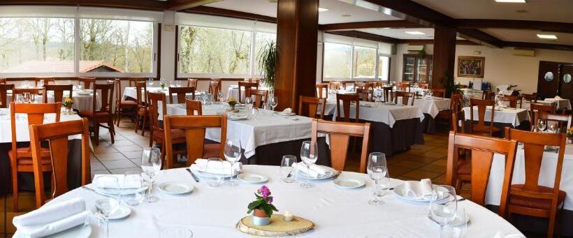 فندق Os Caracoles