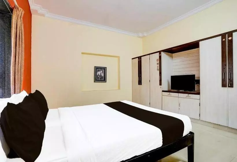 ホテル O Varun Residency