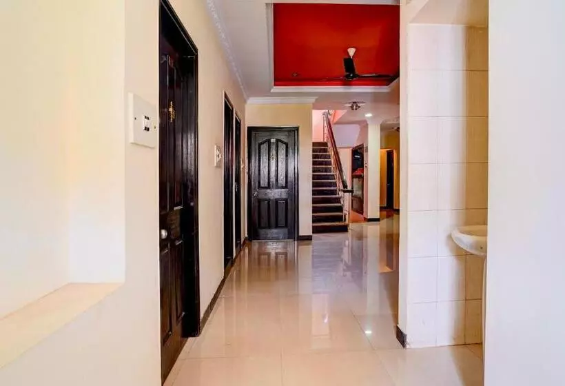 ホテル O Varun Residency