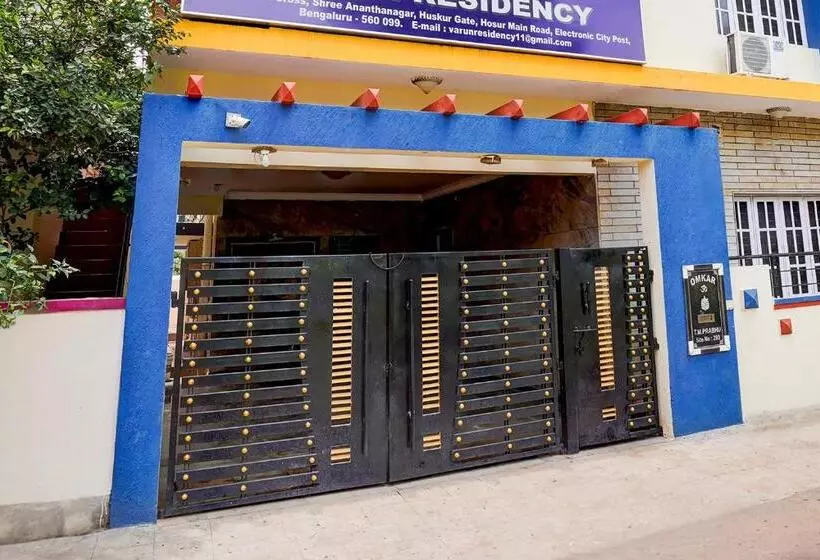 ホテル O Varun Residency