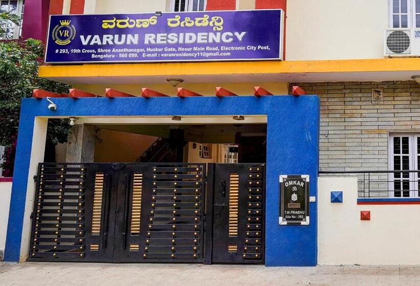 ホテル O Varun Residency