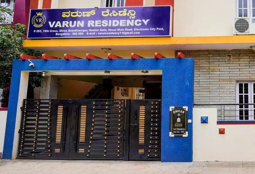 ホテル O Varun Residency