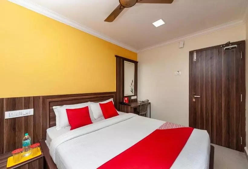 ホテル Oyo 27038 Anandha Rooms