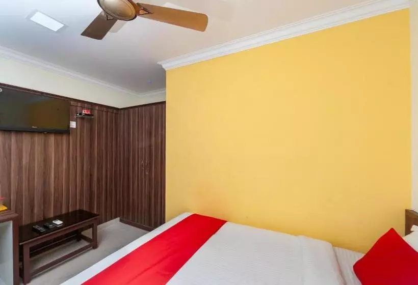 ホテル Oyo 27038 Anandha Rooms