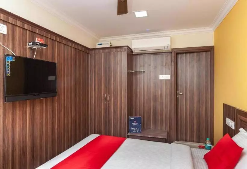 ホテル Oyo 27038 Anandha Rooms