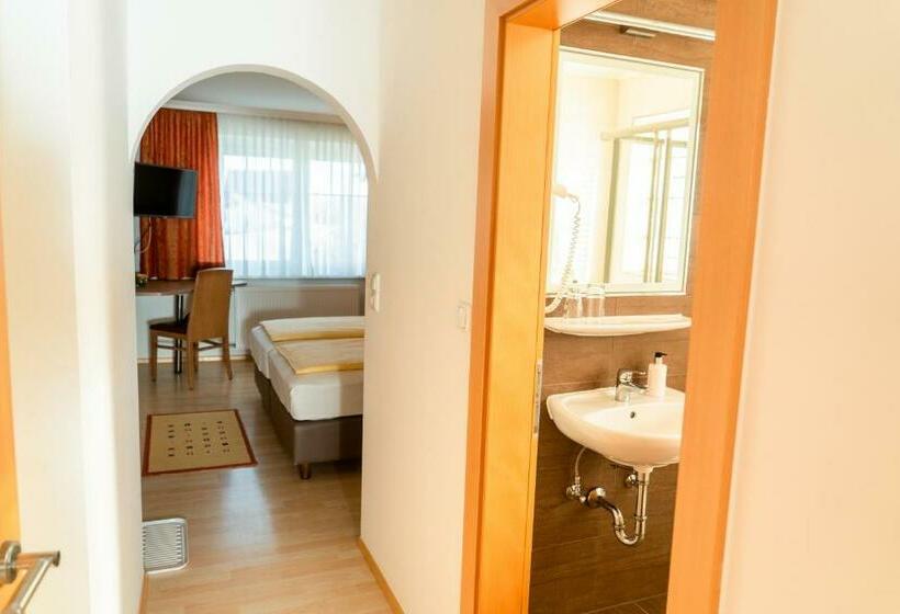 ホテル Strattnerhof