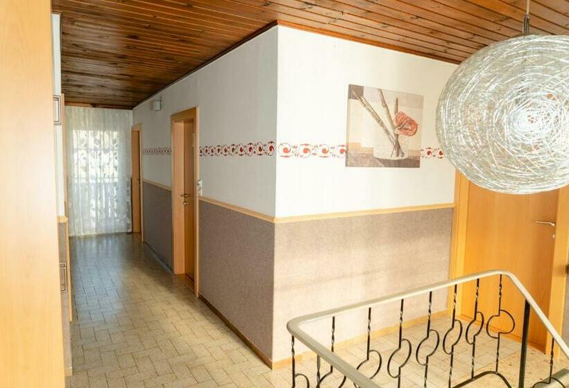 ホテル Strattnerhof