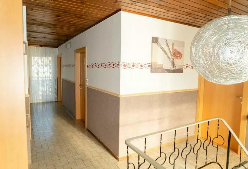 ホテル Strattnerhof