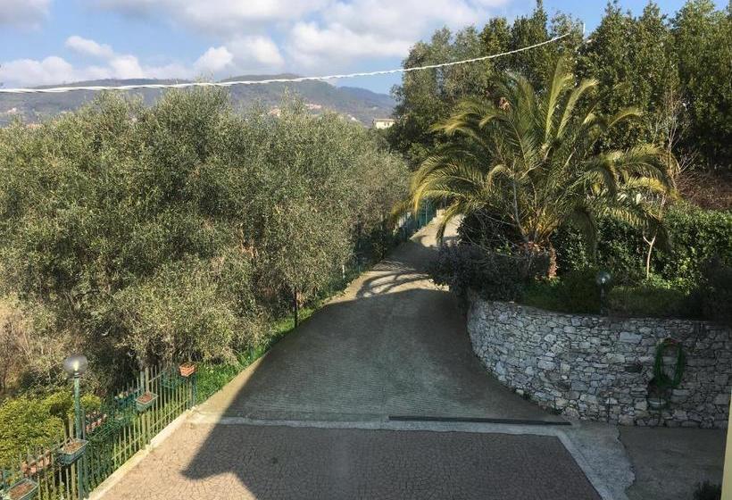 تختخواب و صبحانه Le Fiabe