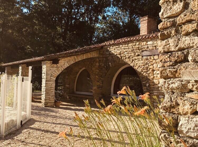 膳宿费 Echo D'eau Host & Coach