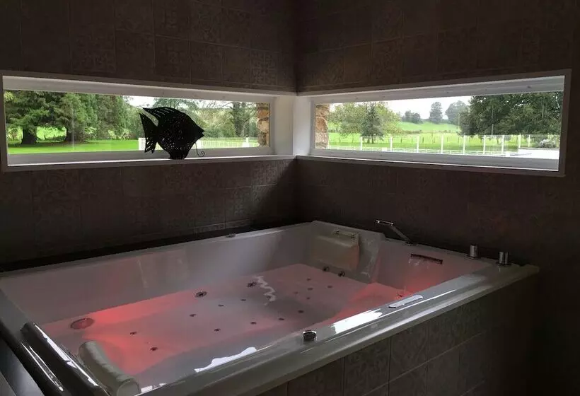 Majatalo Echo D'eau Host & Coach