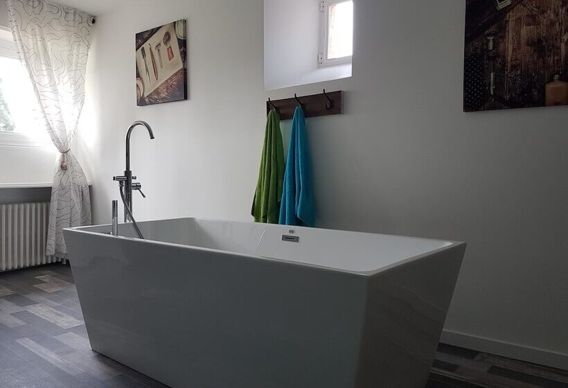 膳宿费 Echo D'eau Host & Coach