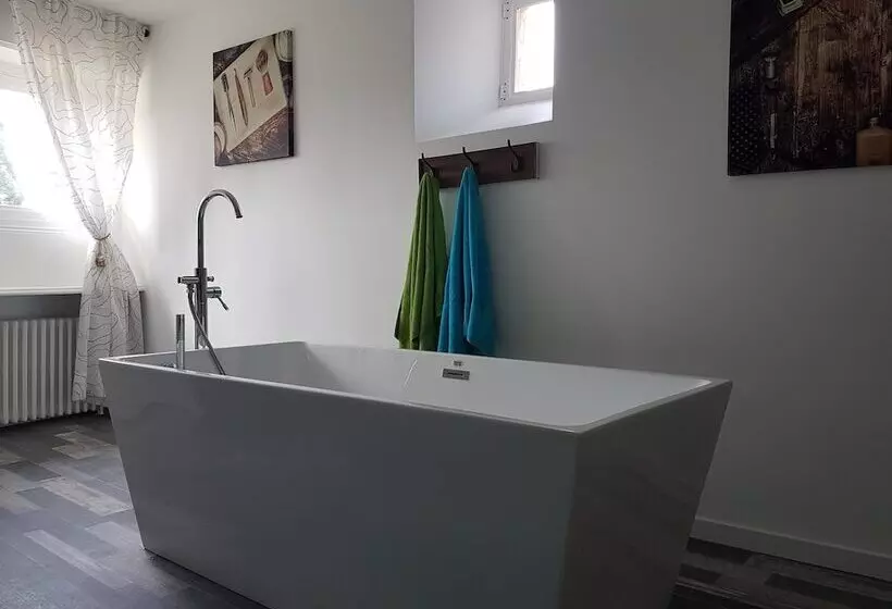 Majatalo Echo D'eau Host & Coach