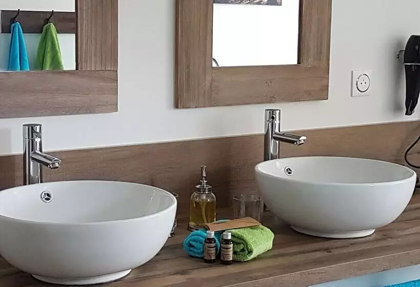 Majatalo Echo D'eau Host & Coach