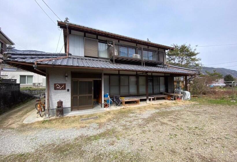 펜션 四国旅行のhub拠点 古民家ゲストハウス Heso Camp