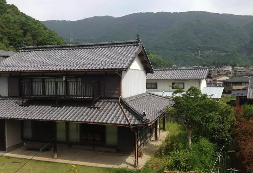 ペンション 四国旅行のhub拠点 古民家ゲストハウス Heso Camp