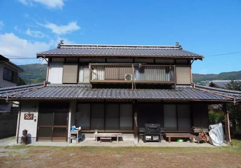 ペンション 四国旅行のhub拠点 古民家ゲストハウス Heso Camp