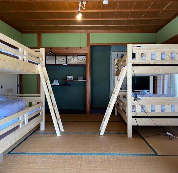 펜션 四国旅行のhub拠点 古民家ゲストハウス Heso Camp