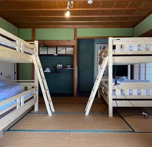 ペンション 四国旅行のhub拠点 古民家ゲストハウス Heso Camp