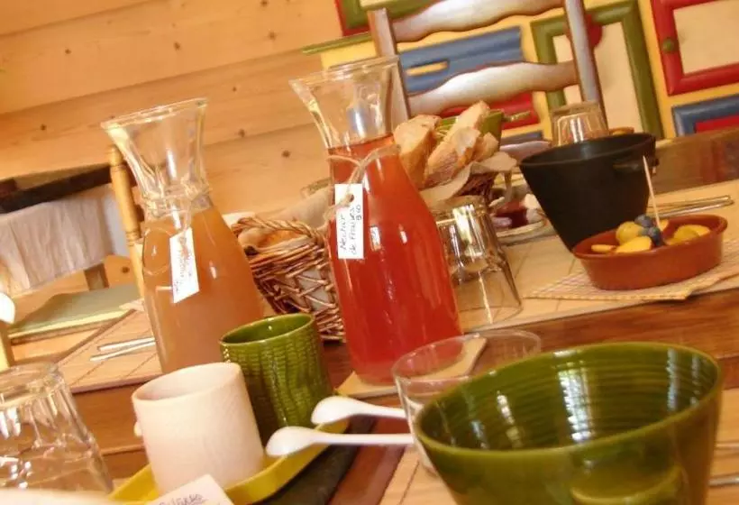 Majatalo Maison Les Greniers