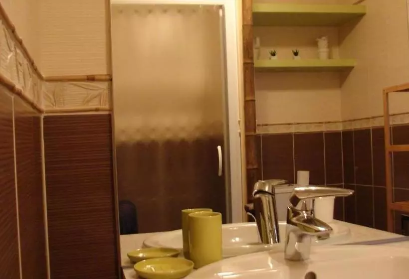 Majatalo Maison Les Greniers