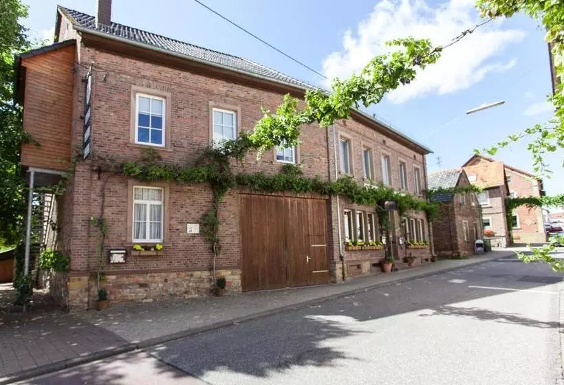 Retkeilymaja Gasthaus Zur Linde