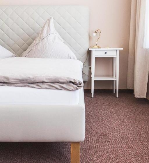 הוסטל Gasthaus Zur Linde